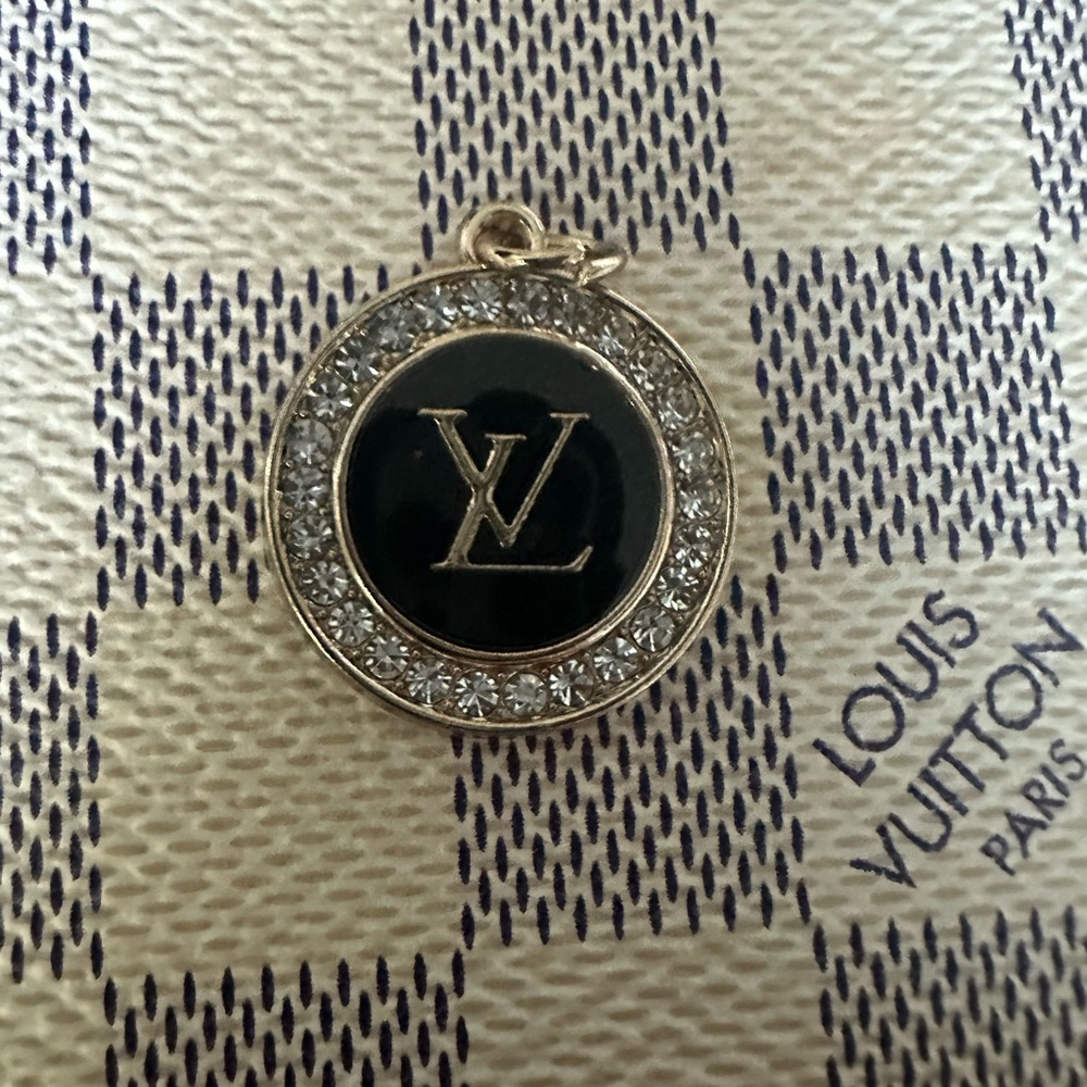Louis Vuitton Gold and Black Tone With Crystal - Picture 2 of 3